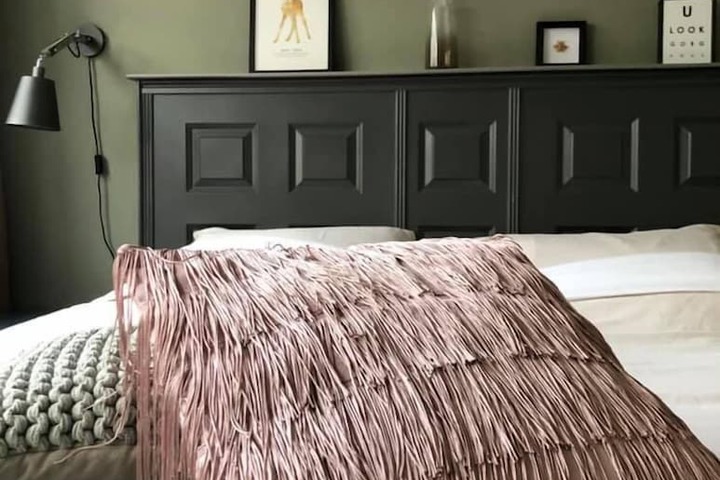 Room 6 of 16