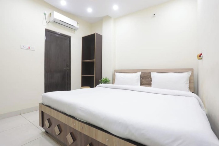 Room 2 of 24
