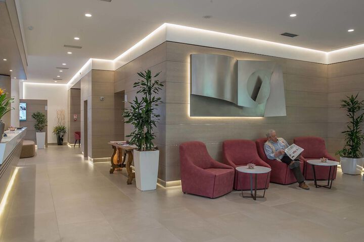 Entrance & Lobby