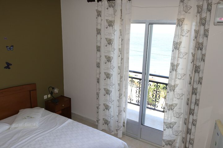 Room 9 of 46