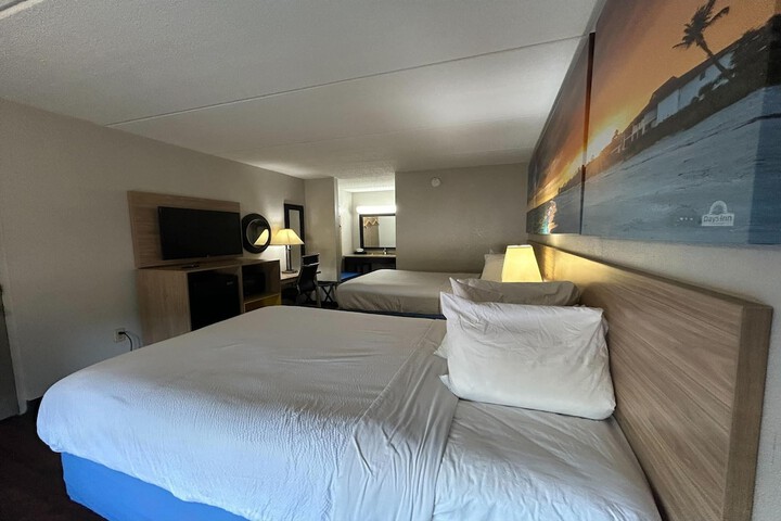 Room 22 of 32