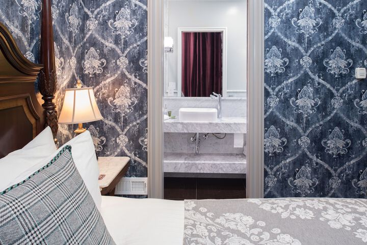 Room 20 of 39