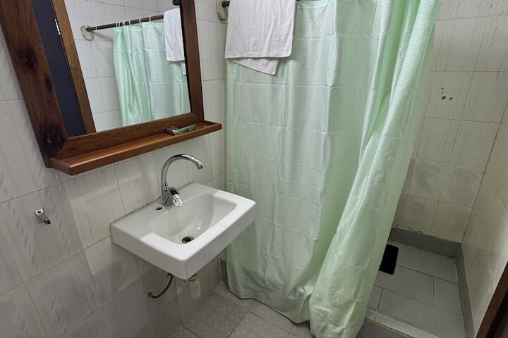 Room 52 of 84