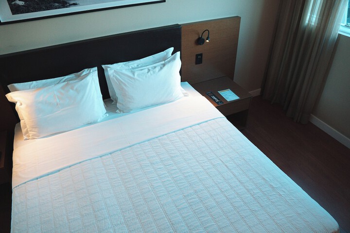 Room 26 of 172