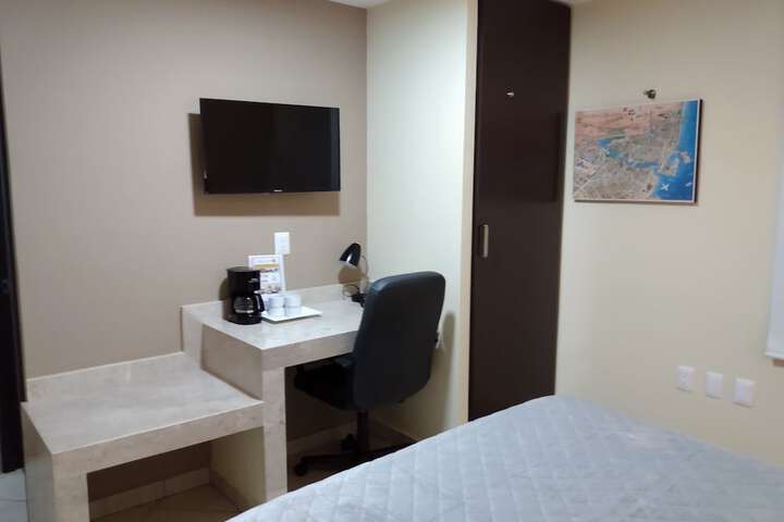 Room 4 of 23