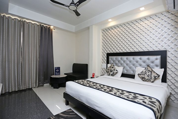 Room 8 of 13