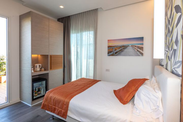Room 43 of 136