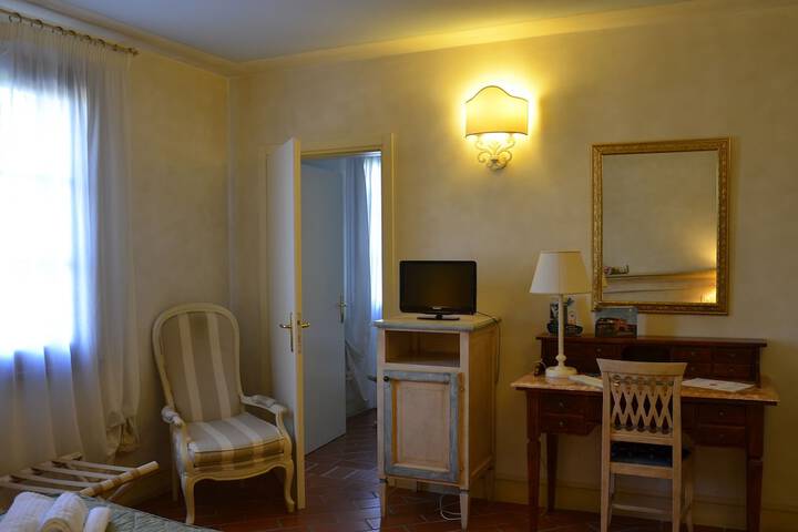 Room 7 of 43