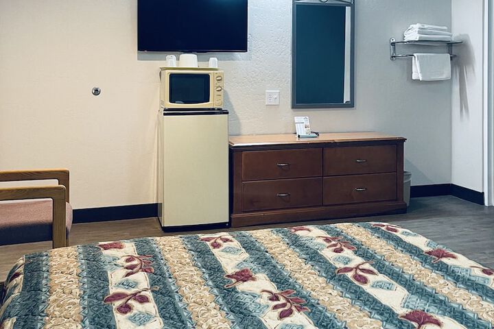 Room 22 of 37