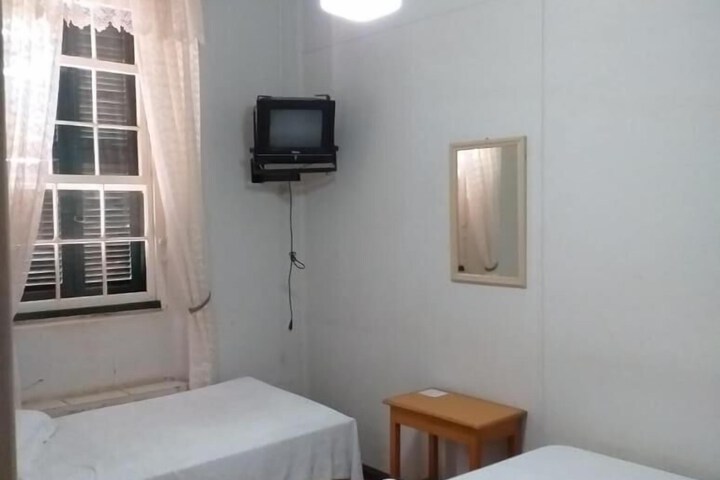 Room 19 of 28