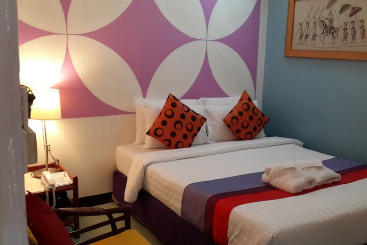 Room 7 of 42