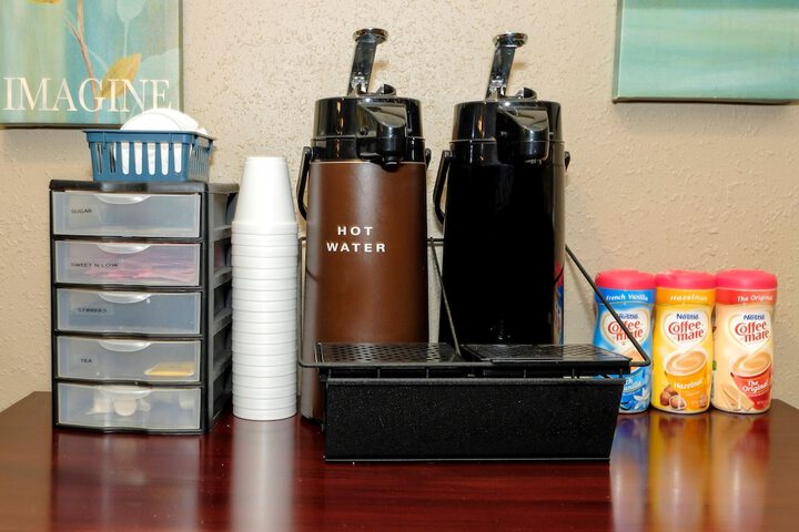 Breakfast/Coffee Service 27 of 33