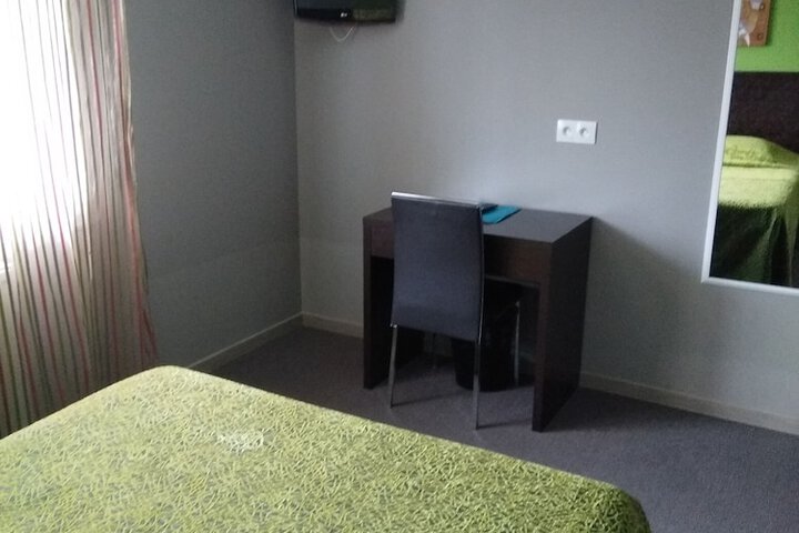 Room 5 of 49