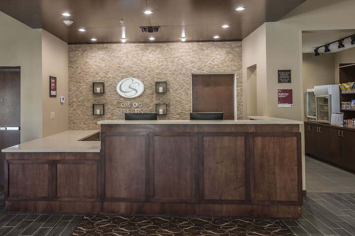Check-in/check-out kiosk