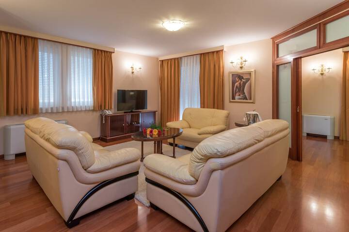 Room 16 of 45