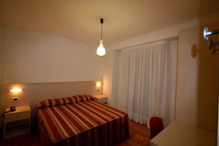 Room 8 of 92
