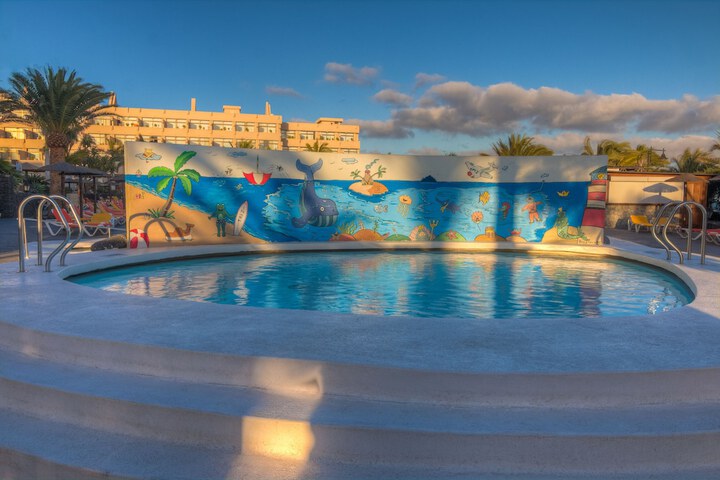 Hotel Pool