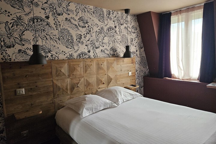 Room 48 of 80