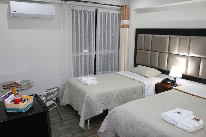 Room 35 of 61