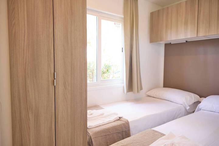 Room 80 of 190
