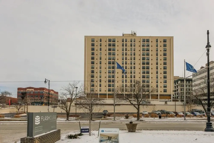 Photo of FRONTDESK Flashcube Apts Downtown Kansas City