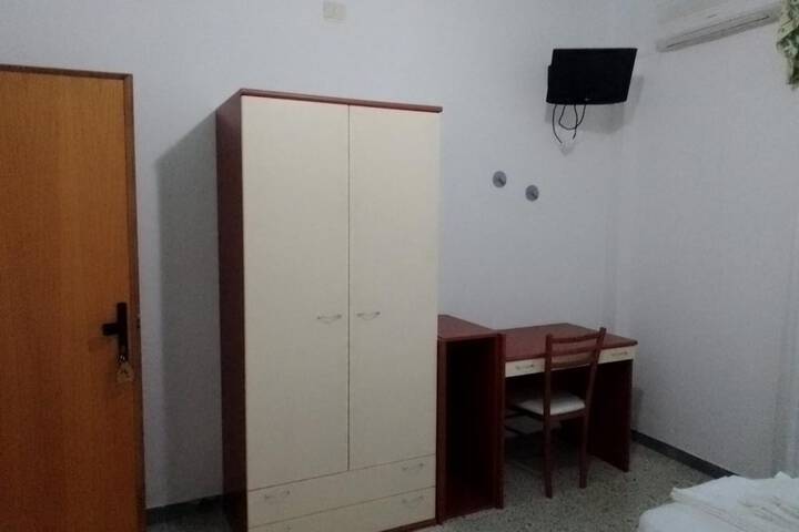 Room 12 of 67