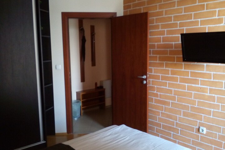 Room 2 of 30