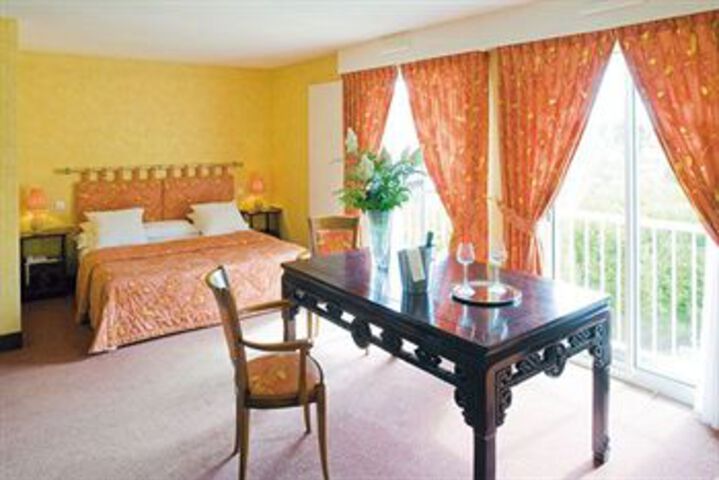 Room 8 of 24