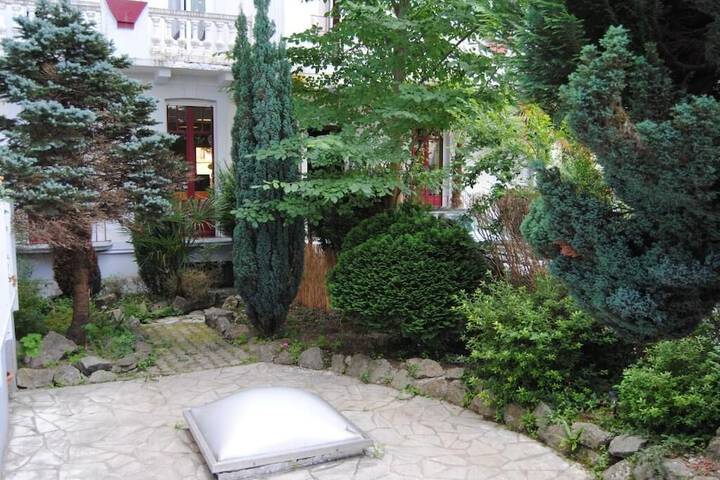 Terrace/Patio 6 of 6