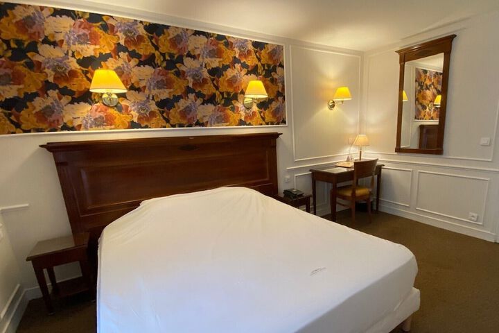 Room 13 of 38