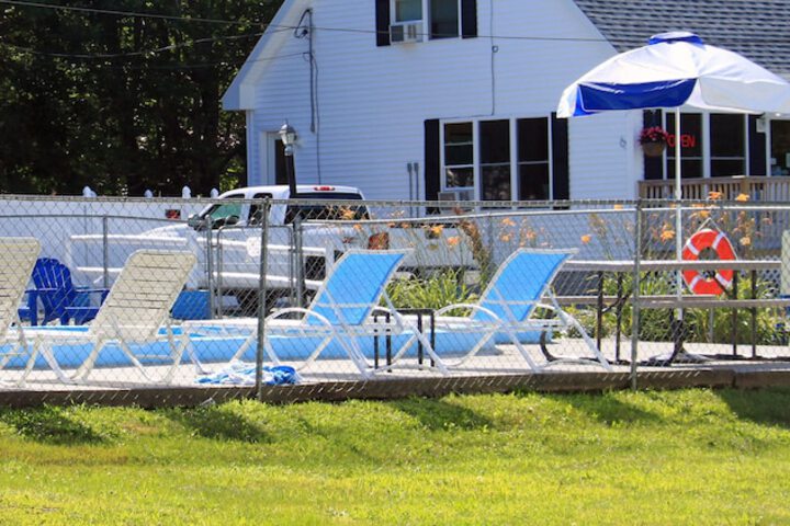 Sundeck 27 of 37