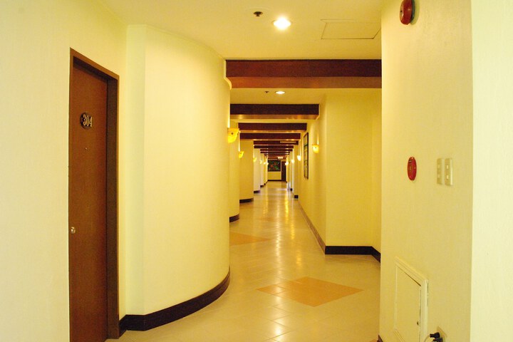Ballroom/Hall 31 of 42