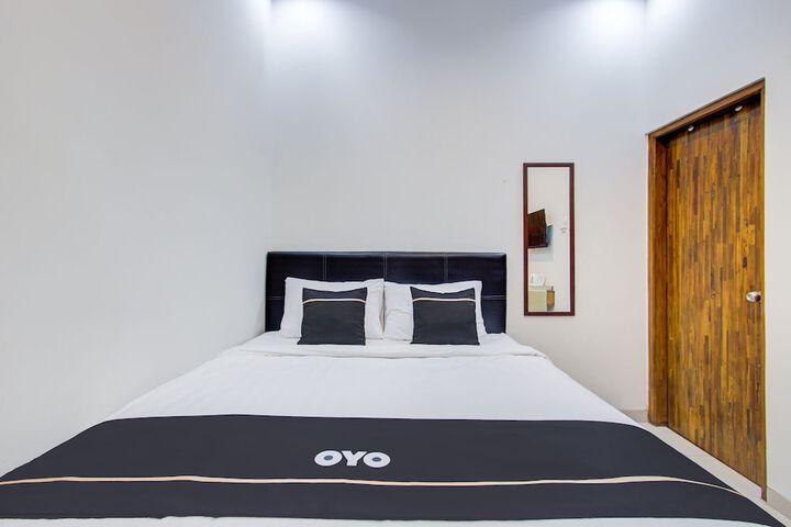 Room 16 of 40