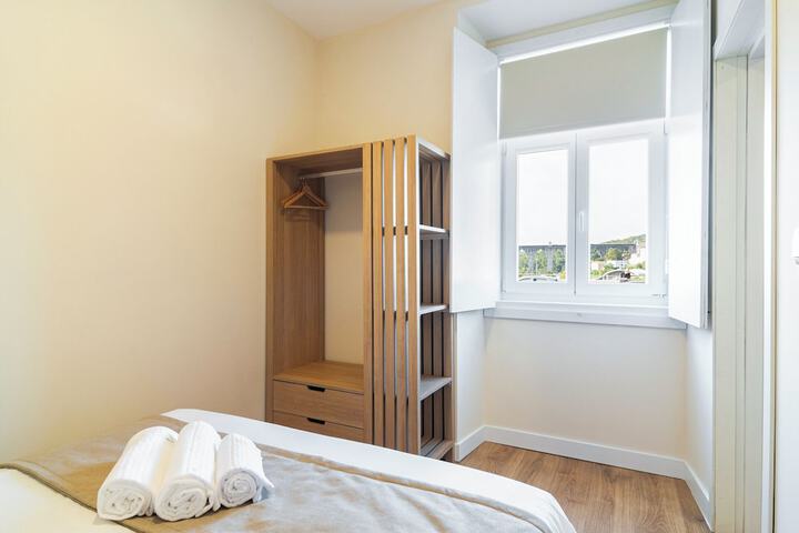 Room 16 of 49