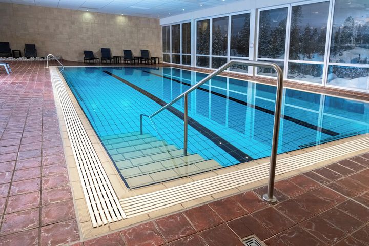 Pool 33 of 67