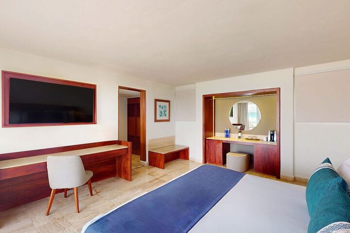 Room 52 of 153