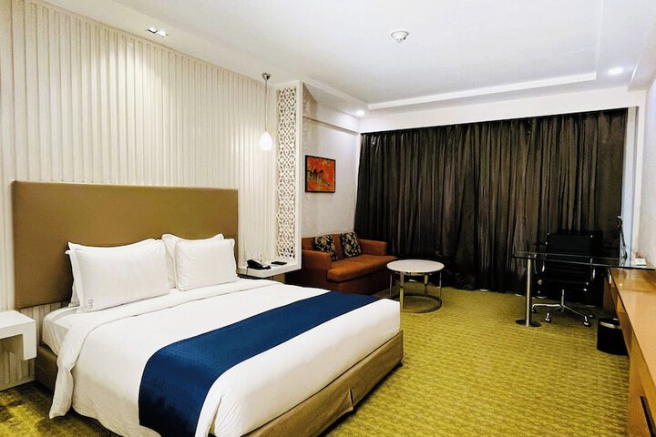 Room 10 of 39
