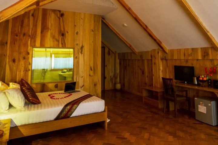 Room 6 of 34