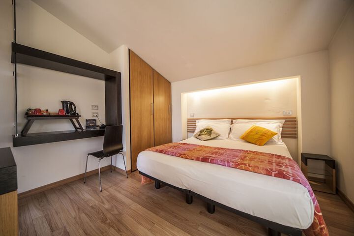 Room 6 of 39