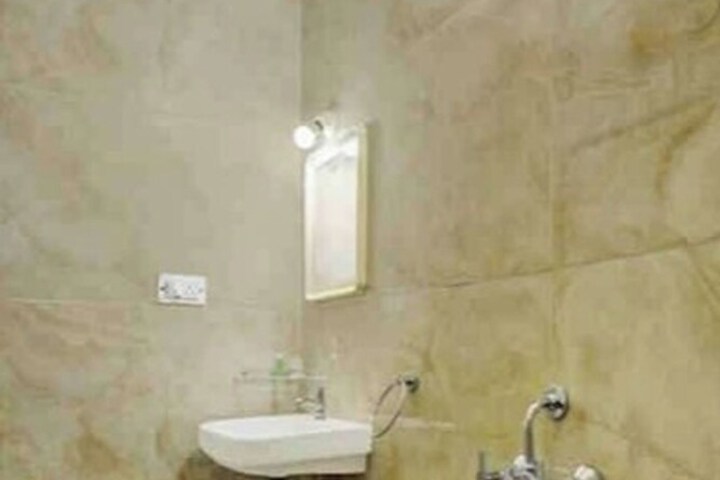 Room 20 of 34