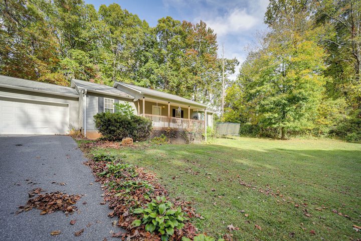 Candler Home w / Large Deck: Hike Bike & Unwind!