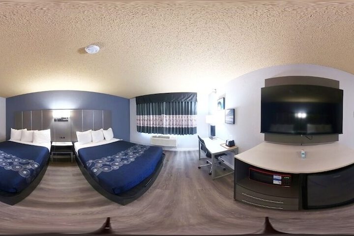 2 Queen Beds (3 of 3)