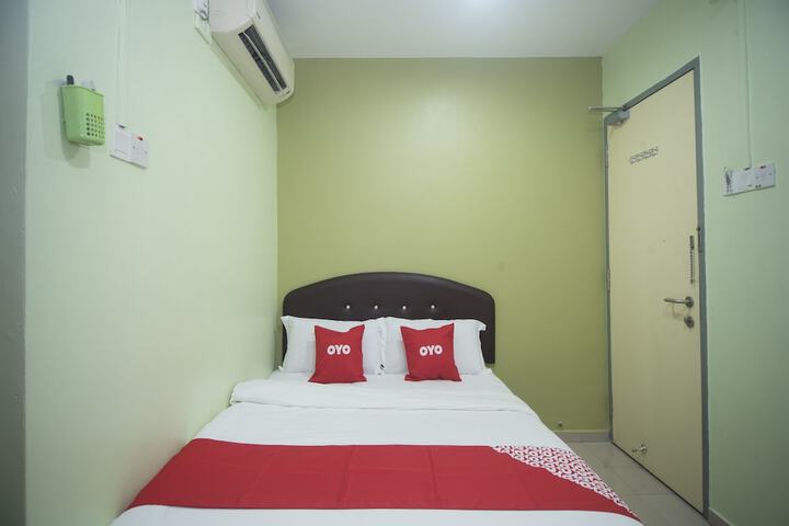 Room 7 of 33
