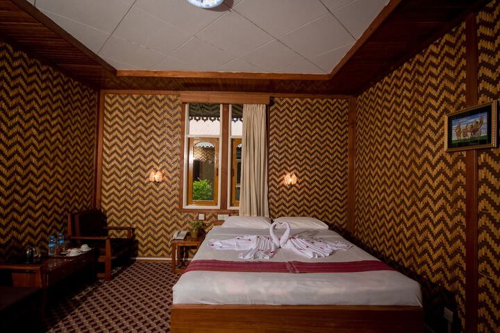 Room 15 of 54