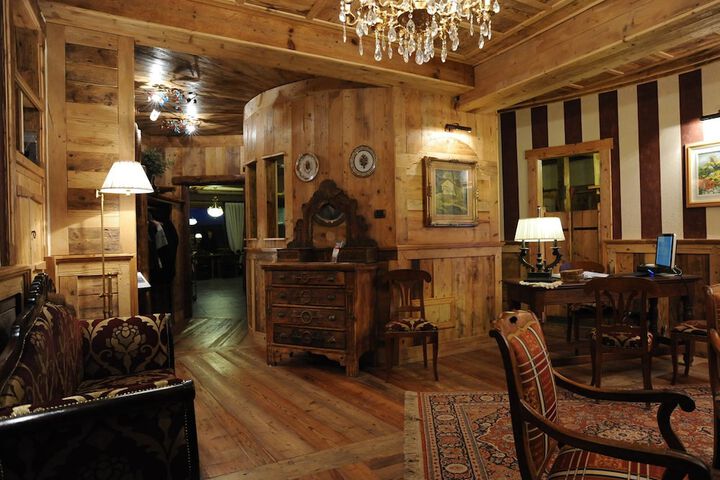 Hotel Interior 4 of 44