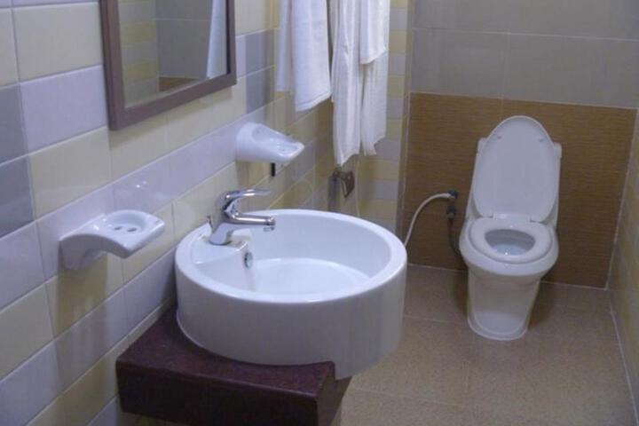 GOLDEN SILK ROAD HOTEL