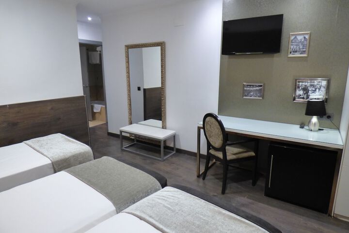 Room 60 of 193