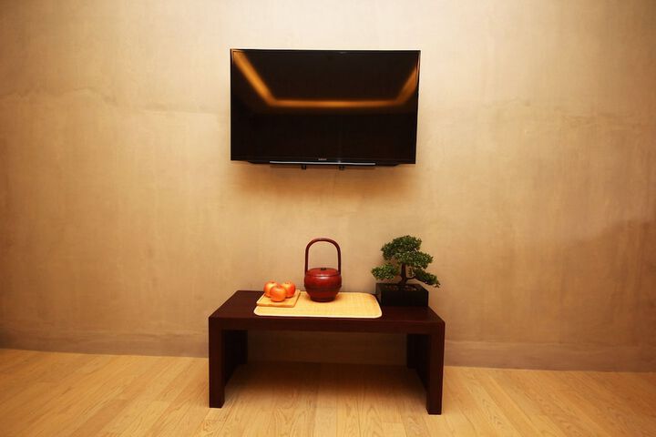 Room 10 of 99