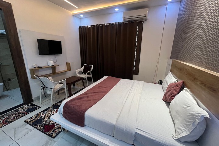 Room 19 of 42