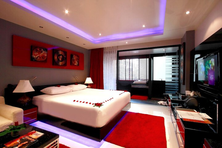 Room 11 of 27